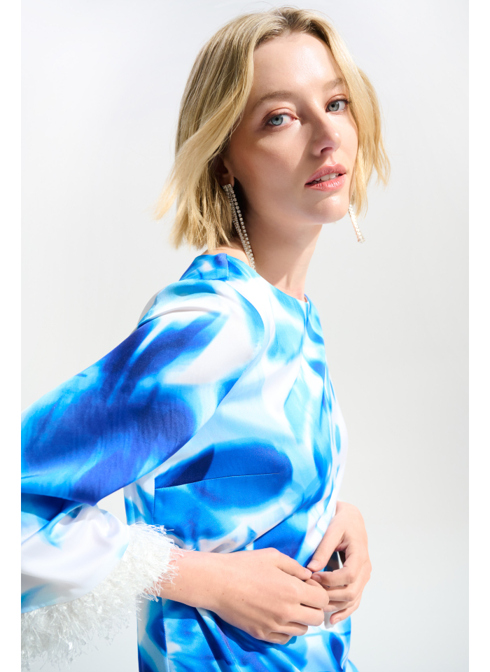 Joseph Ribkoff 261728 Satynowa sukienka z ozdobnym rękawem.