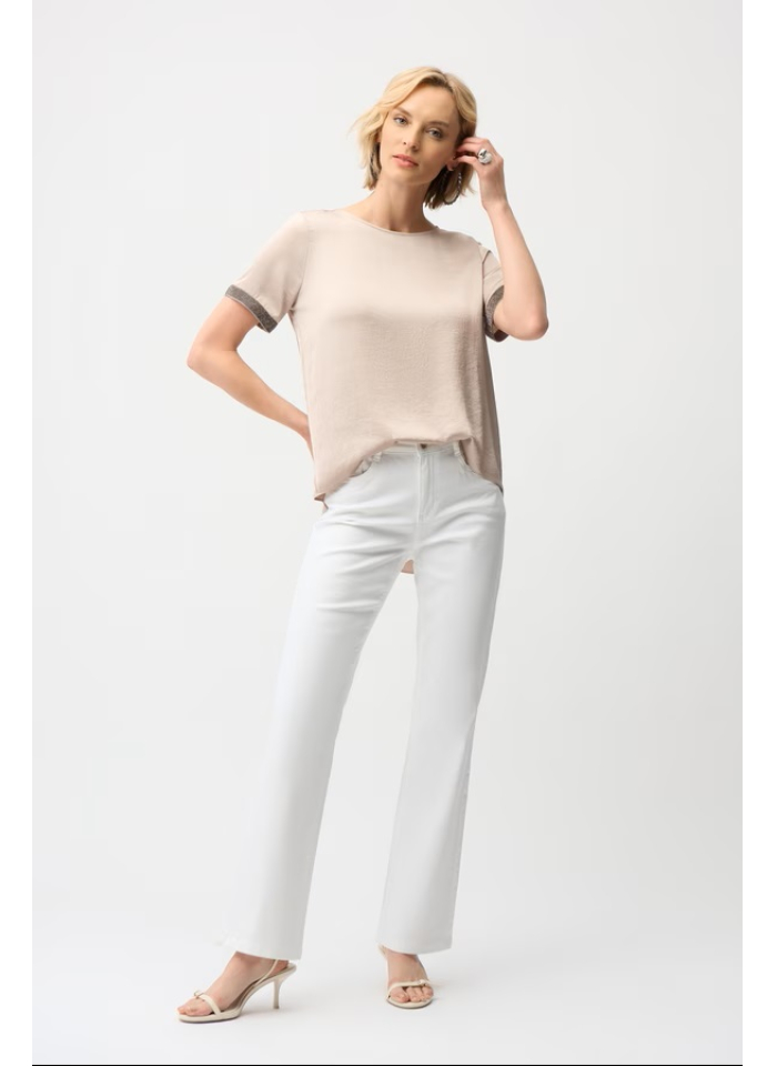 Joseph Ribkoff 261116 Satynowa bluzka z ozdobnym wykończeniem na rękawku