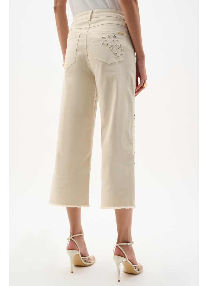 Joseph Ribkoff 262935 kuloty subtelnie zdobione haftem i dżetami