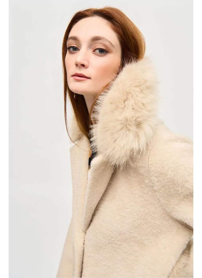 Joseph Ribkoff 243923 Dzianinowy płaszcz z futrzanym wykończeniem 3 kolory fiolet, czarny, beż.